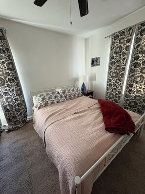 2 chambres, fer et planche à repasser, Wi-Fi, literie fournie