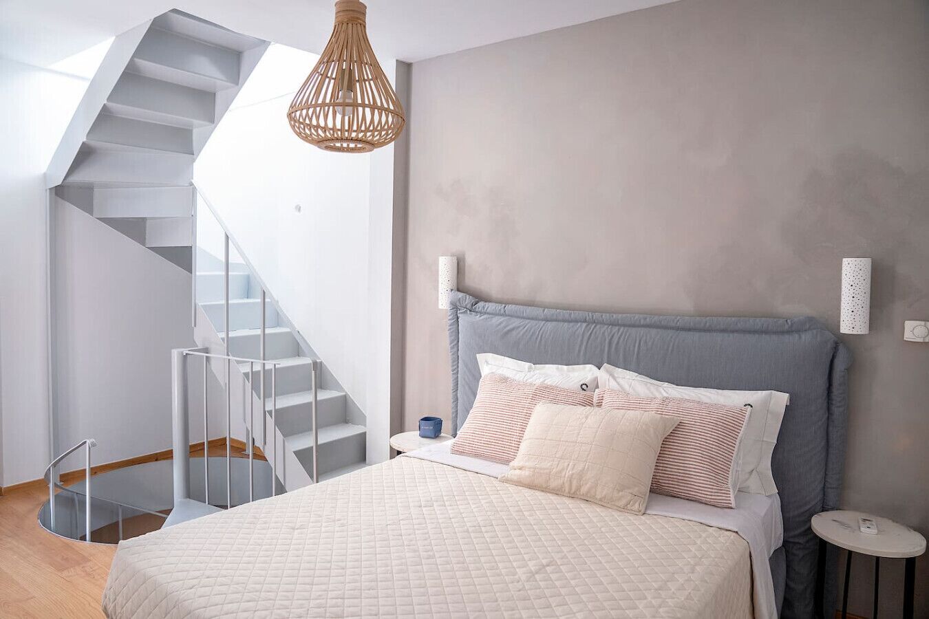 1 habitación, escritorio, tabla de planchar con plancha y wifi 