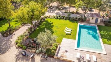 Piscine extérieure, piscine chauffée