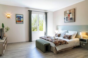 7 Schlafzimmer, Bügeleisen/Bügelbrett, Reisekinderbett, WLAN