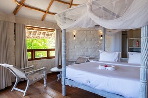 Romantic Tree House, Beach View | In-room safe, free WiFi