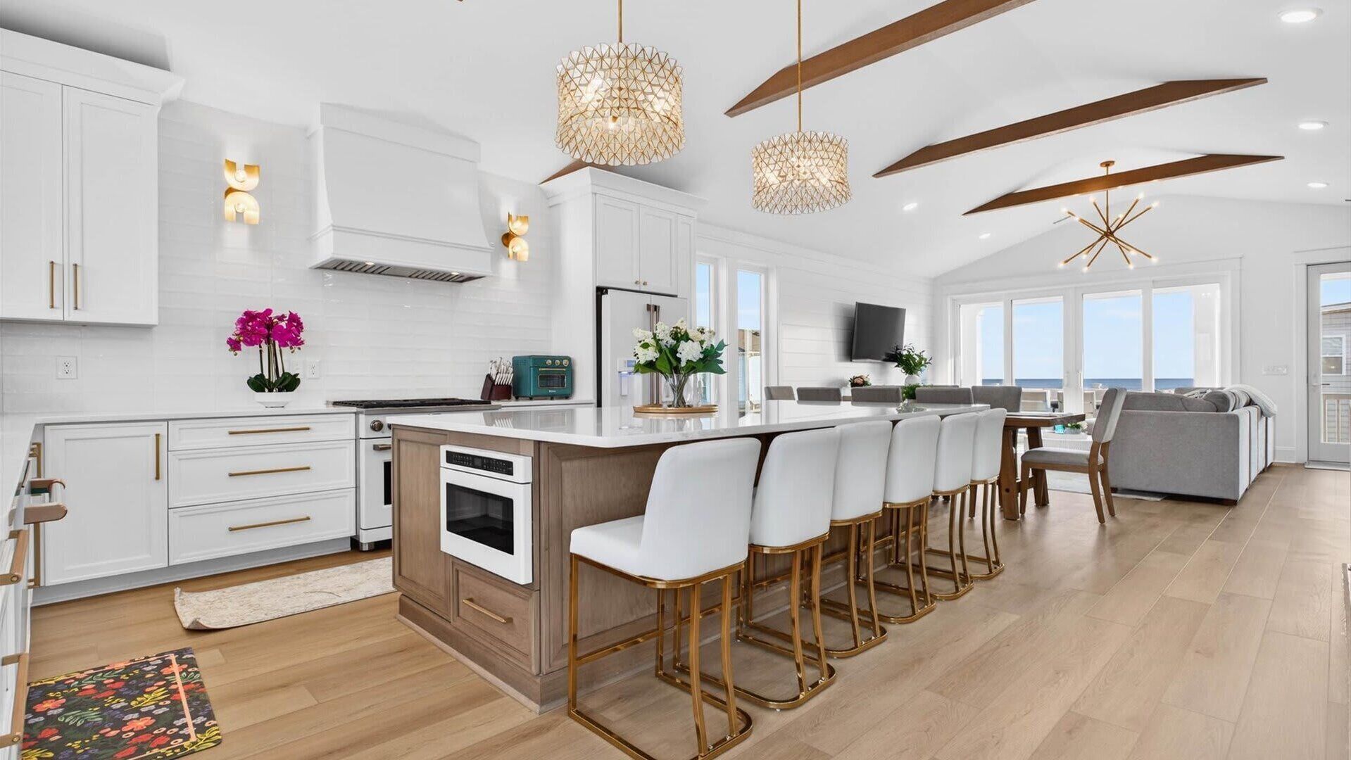 Réfrigérateur, four, cafetière/bouilloire, blender