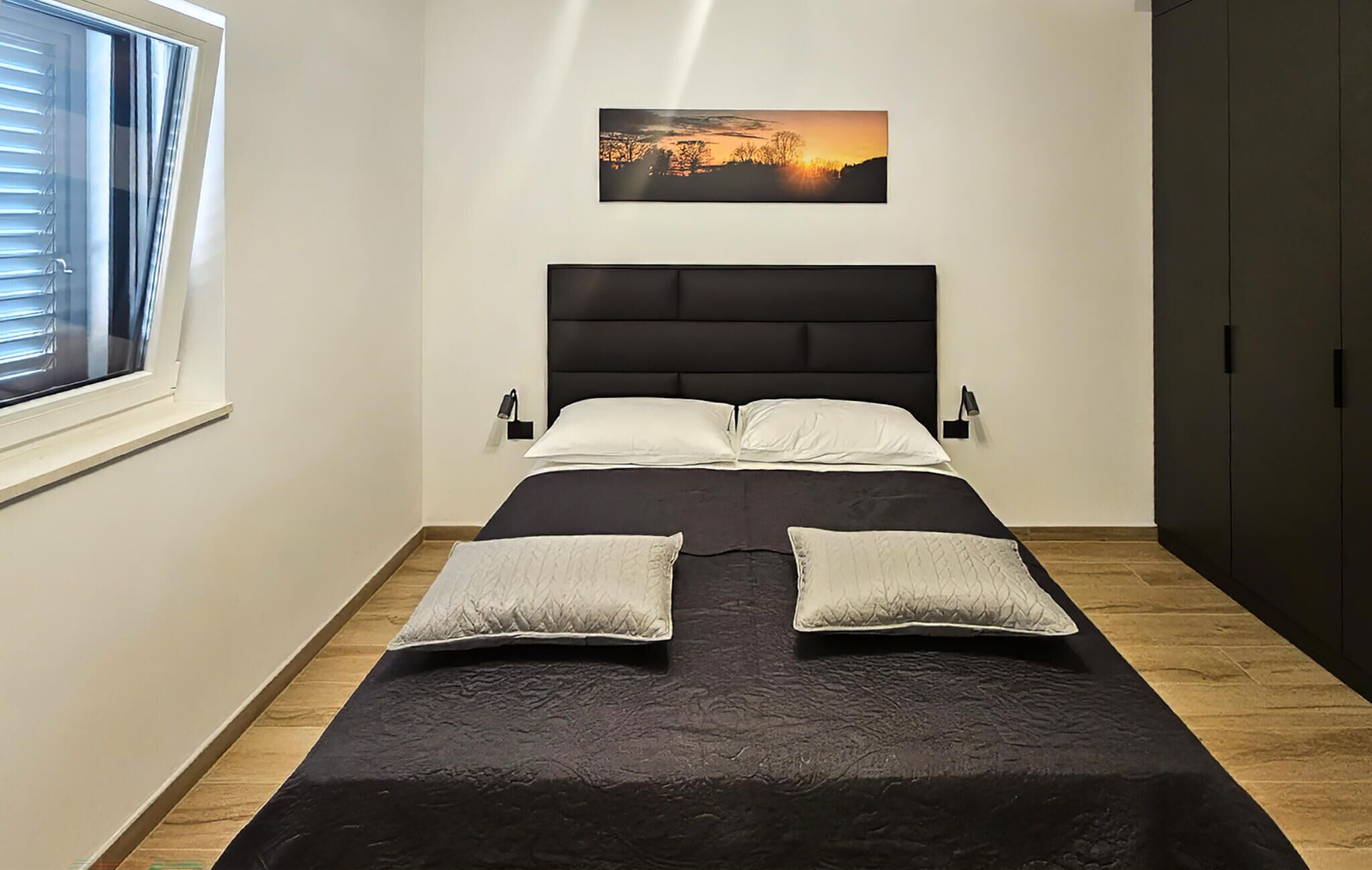 4 bedrooms, in-room safe, iron/ironing board, travel crib