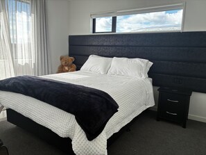 1 bedroom, iron/ironing board, WiFi, bed sheets - Central location close to Te Kaha stadium (Christchurch)