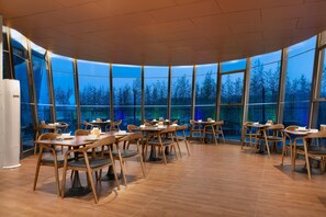 Breakfast area - Ramada Encore By Wyndham Shantou Longhu (Shantou)