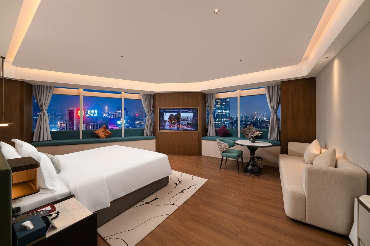 Habitación, 1 cama de matrimonio grande, vistas al río | Ropa de cama de alta calidad y minibar con artículos gratuitos
