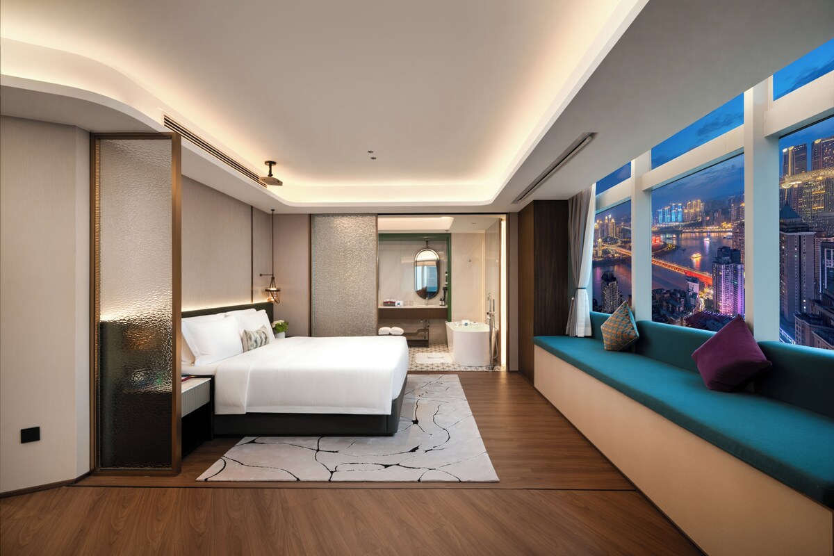 Suite, 1 cama de matrimonio grande (Confluence Grandview) | Ropa de cama de alta calidad y minibar con artículos gratuitos