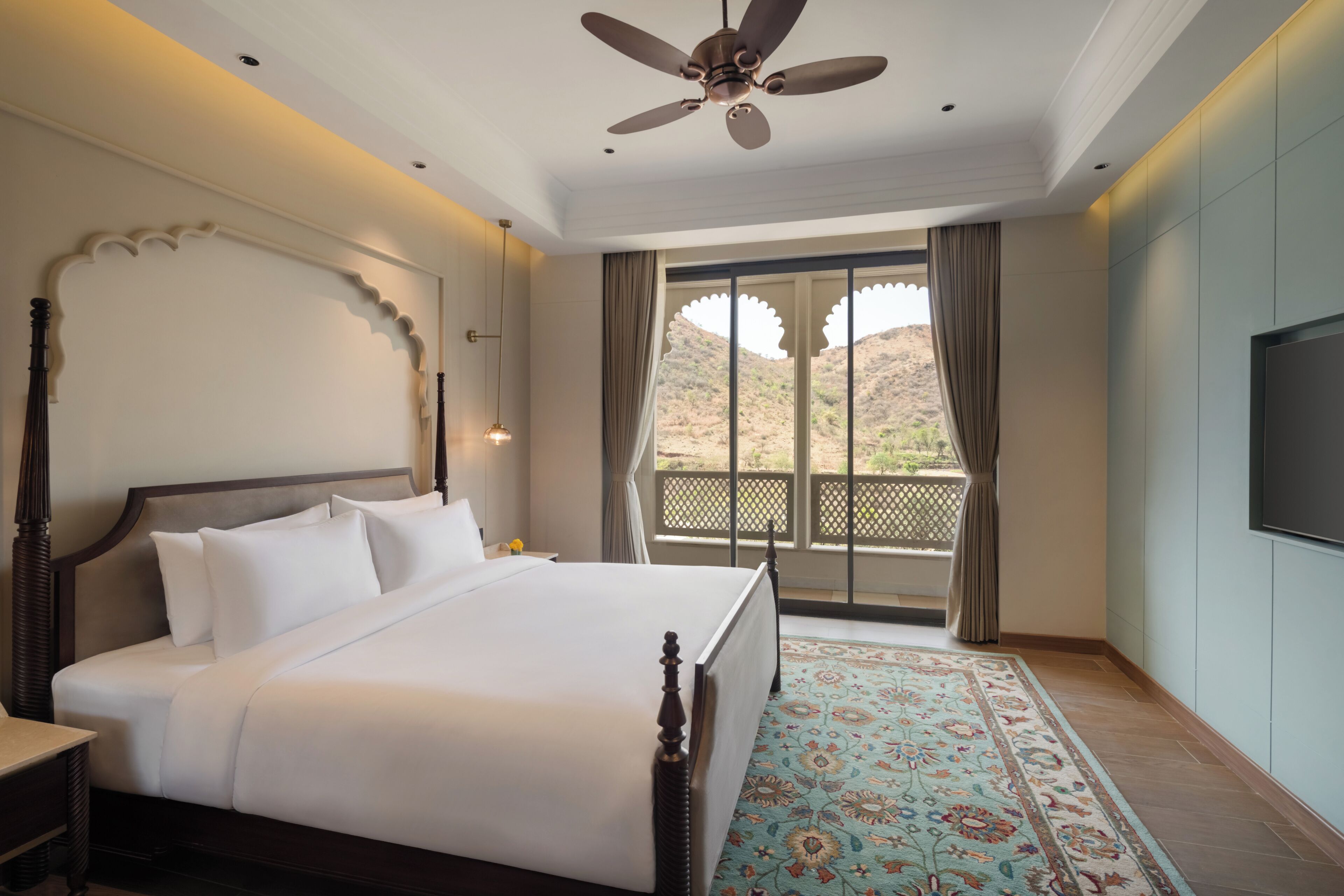 Family Suite, Berbilang Katil, Non Smoking, Mountain View | Cadar kapas Mesir, peralatan tempat tidur premium, gebar bulu kapas 