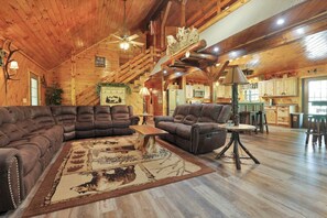 Televisión, chimenea, futbolito, oficina