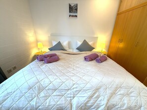 1 Schlafzimmer, Schreibtisch, Reisekinderbett, kostenloses WLAN