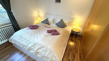 1 Schlafzimmer, Schreibtisch, Reisekinderbett, kostenloses WLAN