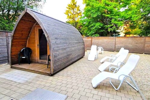 Cozy apartment with Alpine view + Balcony +POOL +Netflix +SAUNA +GYM