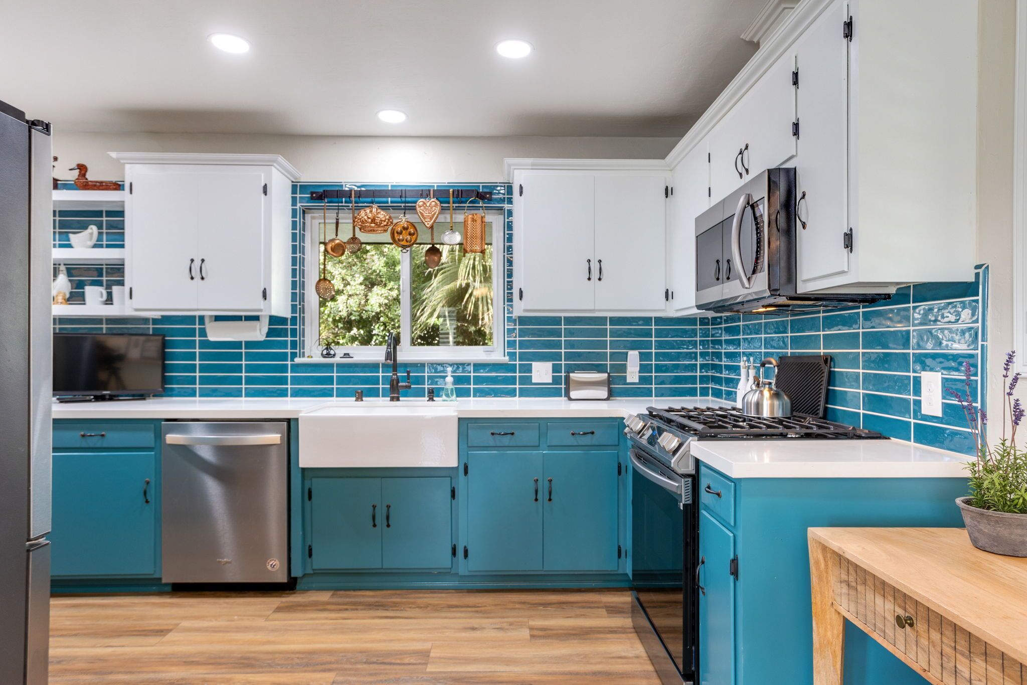 Microwave, oven, stovetop, dishwasher