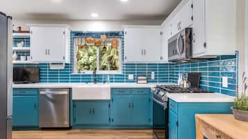 Microwave, oven, stovetop, dishwasher