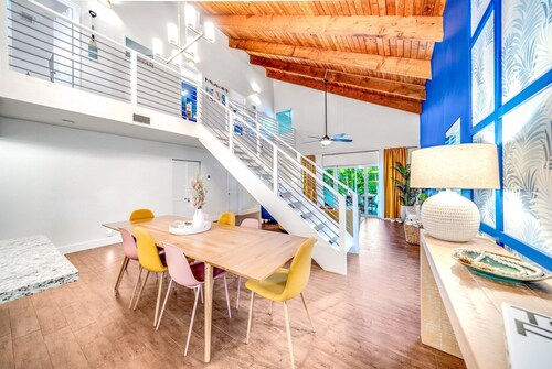 Sunset Haven w/ Saltwater Pool, Arcade Mins to Beach