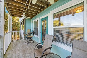 Outdoor dining - Nature`s Landing C103 Bayou Bliss (Cedar Key)