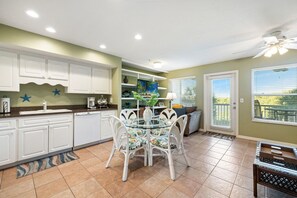 Interior - Nature`s Landing C103 Bayou Bliss (Cedar Key)