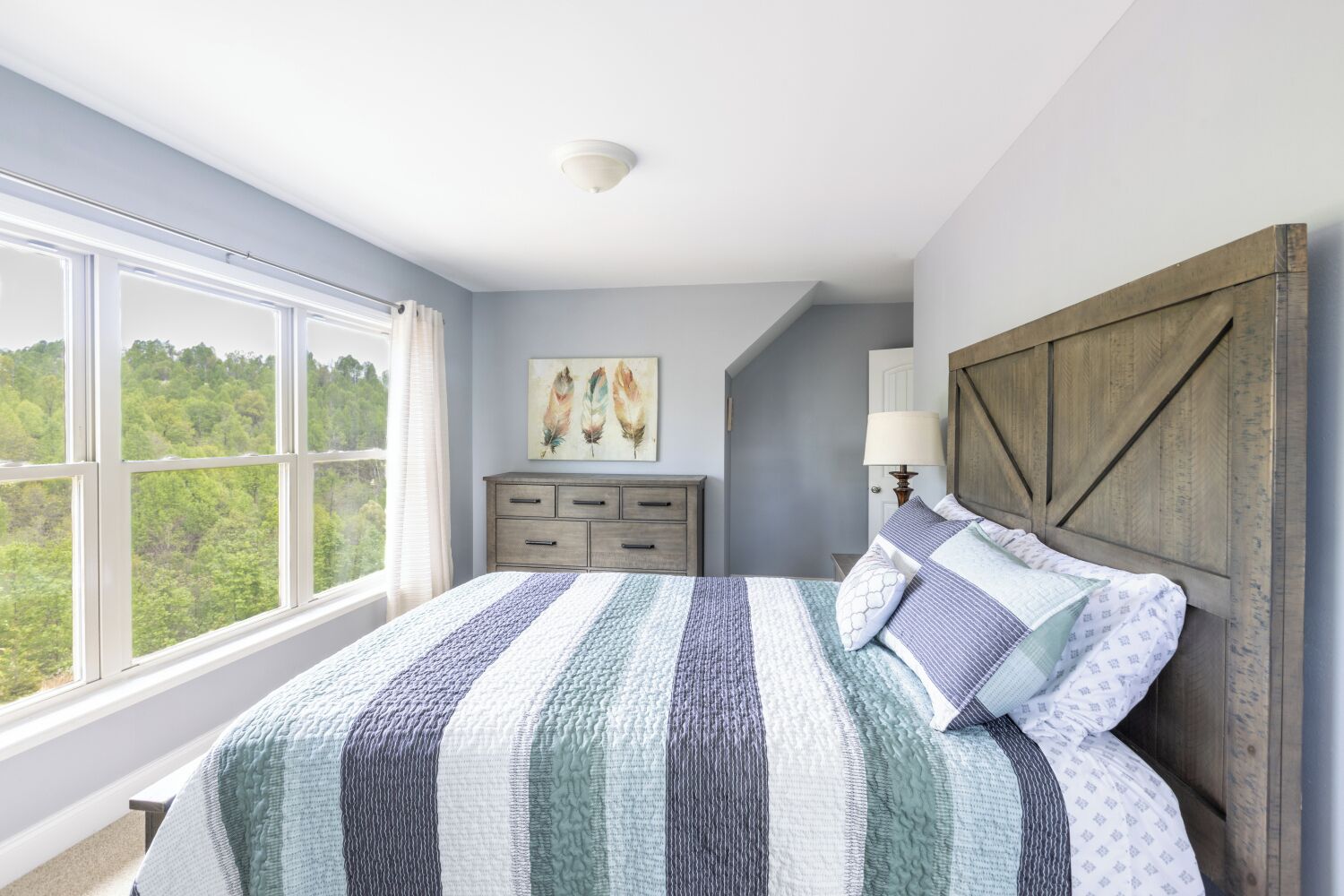 Desk, iron/ironing board, free WiFi, bed sheets