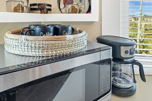 Interior - Gulliver`s Rest at Harbour Master Suites (Cedar Key)