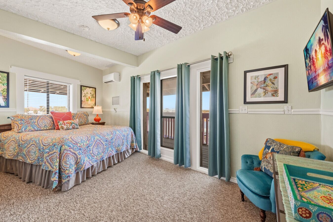 Silitysrauta/-lauta, vauvan matkasänky, Wi-Fi, vuodevaatteet