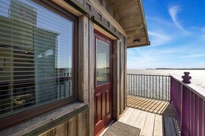 Property grounds - Corrigan`s Reef at Harbour Master Suites (Cedar Key)