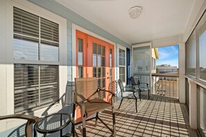 Property grounds - Lucky Catch on 1 Street (Cedar Key)