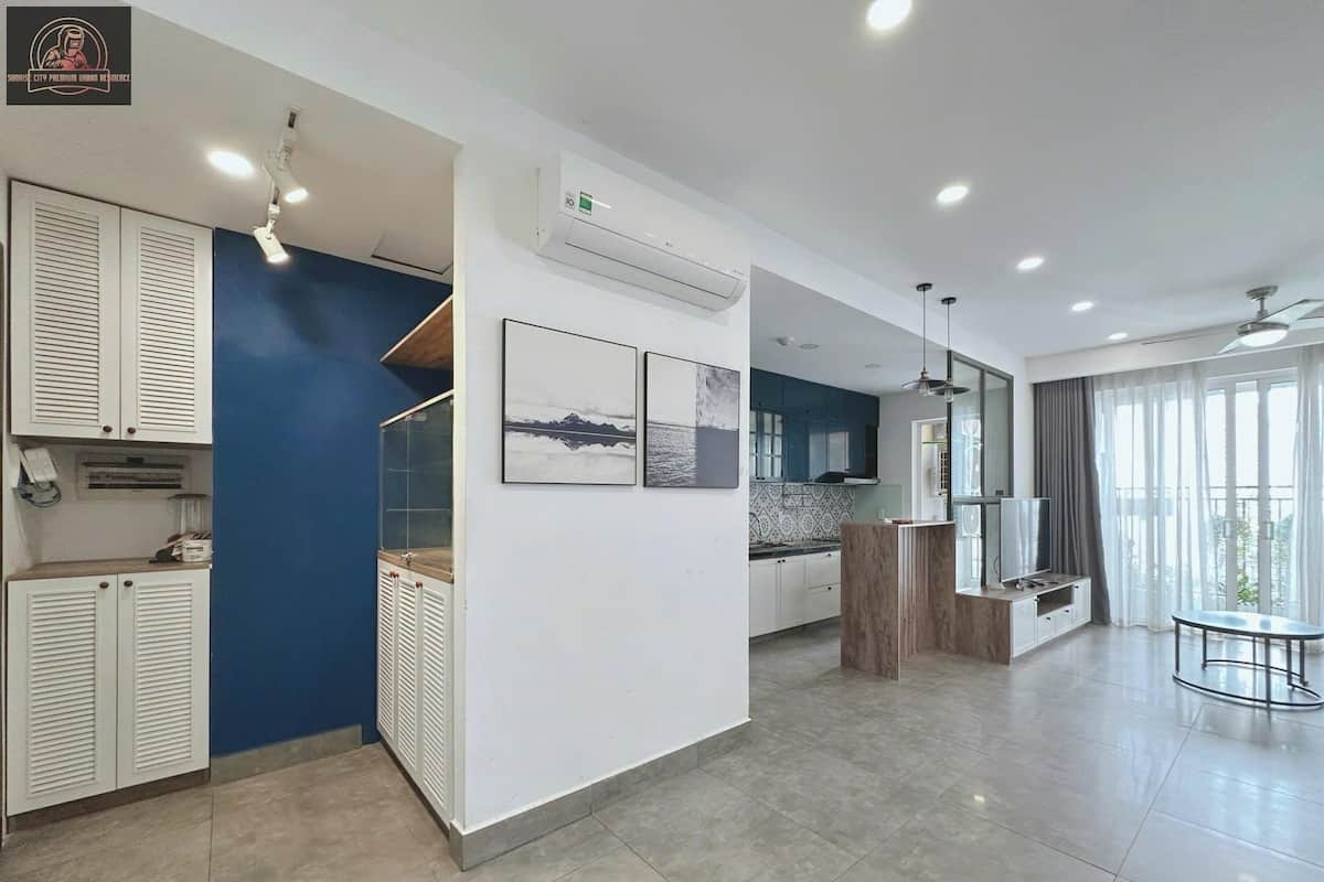 Luxury Apartment, 3 Bedrooms, Non Smoking, City View | Living area