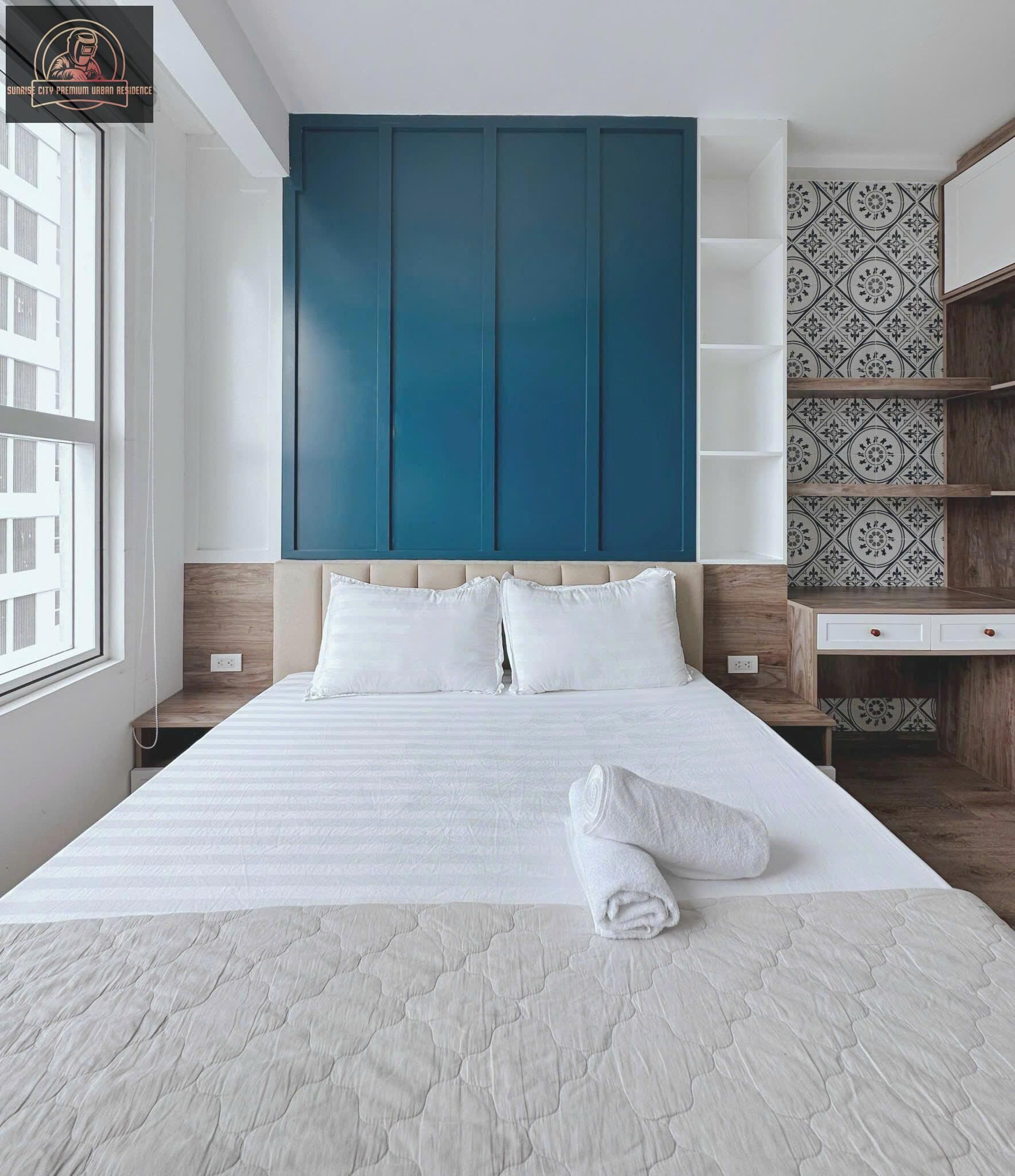 Appartement Luxe, 3 chambres, non-fumeurs, vue ville | Bureau, rideaux occultants, fer et planche à repasser