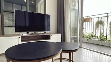 Luxury Apartment, 3 Bedrooms, Non Smoking, City View | Desk, blackout drapes, iron/ironing board, cribs/infant beds