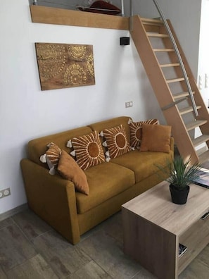 Smart TV, books - Historic center, modern, facing Cathedral with AC (Aix-en-Provence)