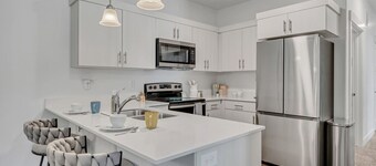 Bright 3BR Home in Quiet Community • Pool & Fitness Center