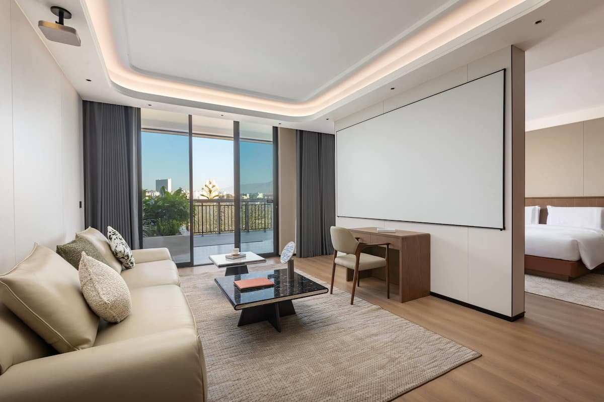 Suite, 1 King Bed, Non Smoking, River View