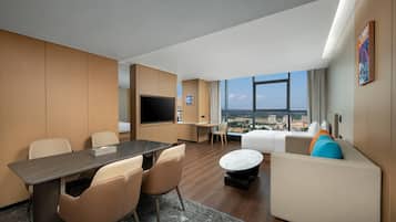 Family Suite, 1 King Bed, Non Smoking