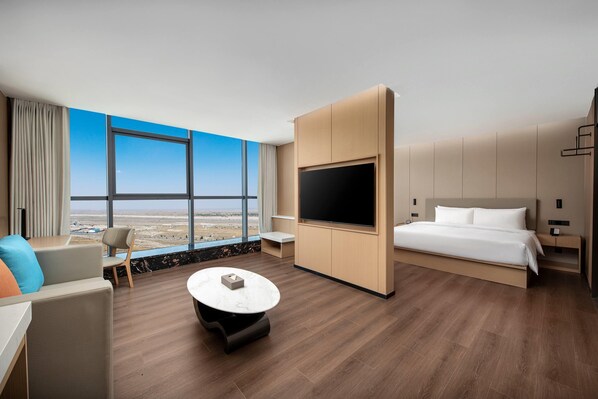 Deluxe Suite, 1 King Bed, Non Smoking - Ramada By Wyndham Khorgos Free Trade Zone (Huocheng County)