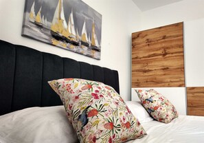 1 bedroom, travel cot, free WiFi, bed sheets - Apartment Azure Suite in Lokva Rogoznica (Lokva Rogoznica)