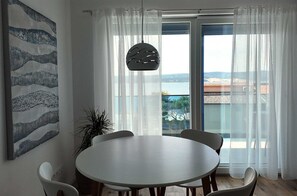 Dining - Apartment Azure Suite in Lokva Rogoznica (Lokva Rogoznica)