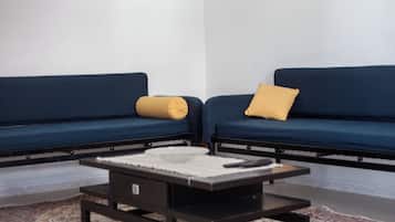 Apartment, Balcony, City View | Living area