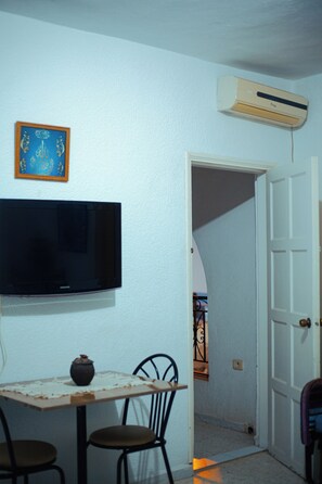 Appartement, 2 slaapkamers, balkon, uitzicht op stad | Woonruimte