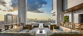 Atlanta 2BR Presidential Suite – Luxe Space, Full Kitchen & Walk-to-Attractions