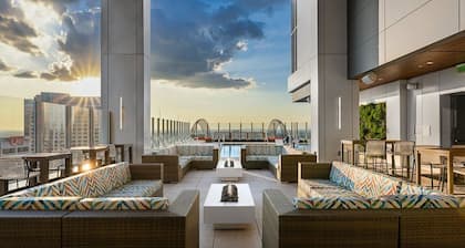 Atlanta 2BR Presidential Suite – Luxe Space, Full Kitchen & Walk-to-Attractions