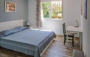 3 bedrooms, travel cot, free WiFi