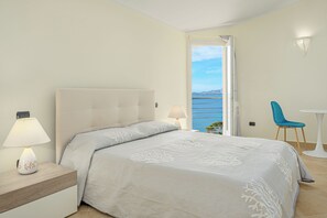 5 bedrooms, iron/ironing board, WiFi, bed sheets - Eagle's nest Villa - Sea View Relax in this oasis of elegance. (Baja Sardinia)