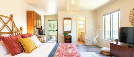 Iron/ironing board, travel crib, WiFi, bed sheets