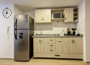 Fridge, oven, stovetop, dishwasher - Centro Historico de Bogotá, Apartment inTorre Ventto art and relaxation (Bogota)