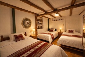 Tabla de planchar con plancha, wifi y ropa de cama 