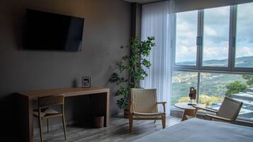 Suíte superior, vista para o jardim | Vista do quarto