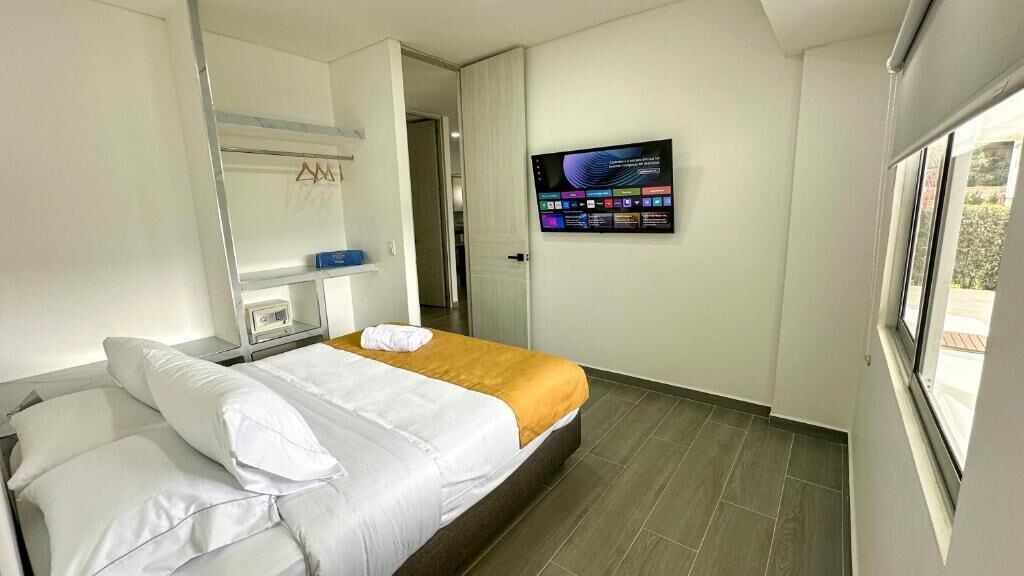 Minibar, desk, free WiFi, bed sheets