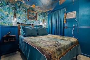 1 bedroom, iron/ironing board, free WiFi, bed sheets - Walk to Navarre Beach • Fun 1BR Pirate Themed Apartment • Backyard (Navarre)