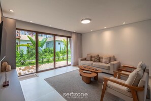 Basic Apartment | Living area