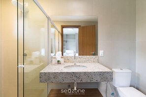 Basic Chalet | Bathroom